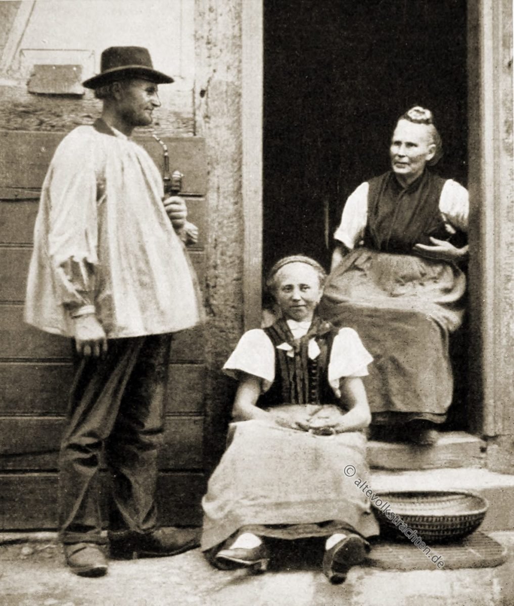Haustracht, Hessen, Hessenfamilie, Schnatz, Trachten, Rose Julien, Deutsche Volkstrachten,